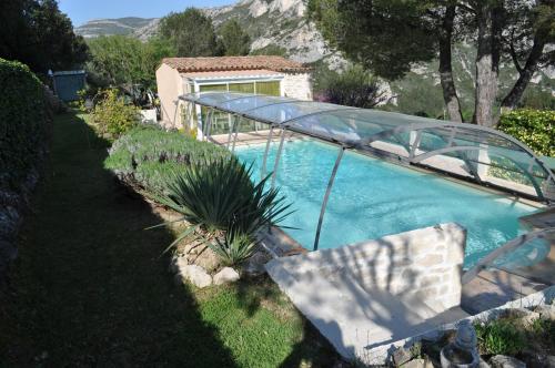 Lou Pin dou Papet : Bed and Breakfast near Auriol