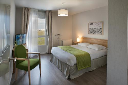 Domitys Rosa Gallica : Guest accommodation near Montreuil-Juigné