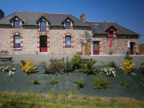 La Clef des Champs : Bed and Breakfast near Planguenoual