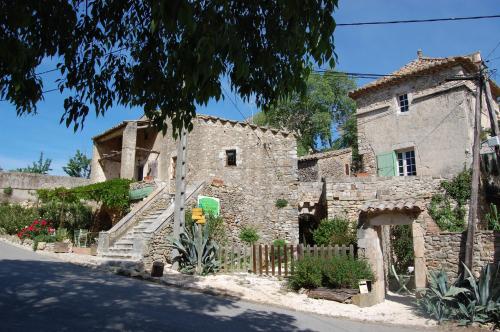 Prieuré d'Orniols : Bed and Breakfast near Goudargues