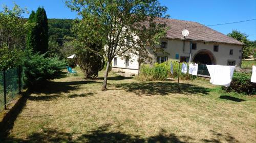 Ferme De La Grange Du Bas : Guest accommodation near Les Fessey