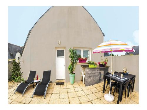 Two-Bedroom Holiday Home in Penmarc'h : Guest accommodation near Treffiagat