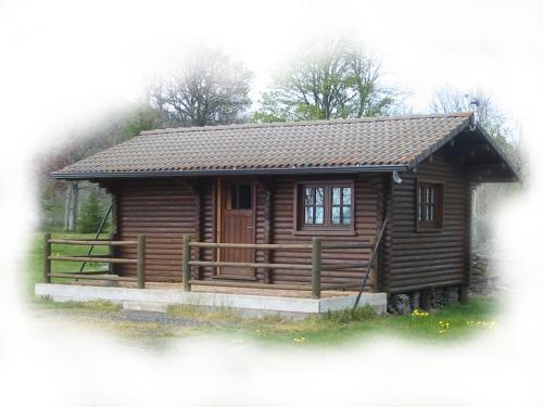 Camping du Meygal : Guest accommodation near Laussonne