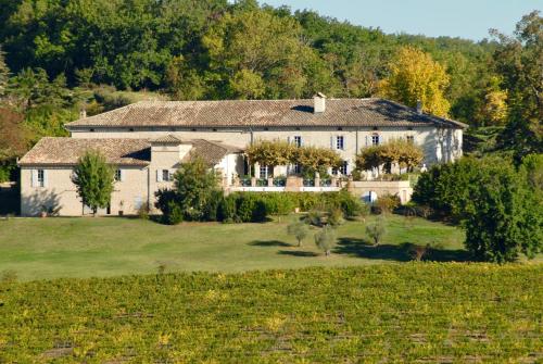 Domaine de Perches : Bed and Breakfast near Puycelci