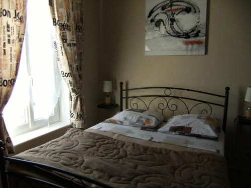 La Chaussee Des Ponts : Guest accommodation near Seigy