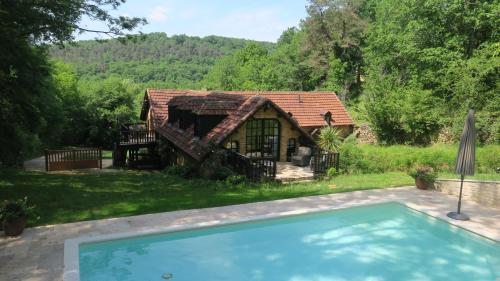 Le Coustal : Guest accommodation near Bars