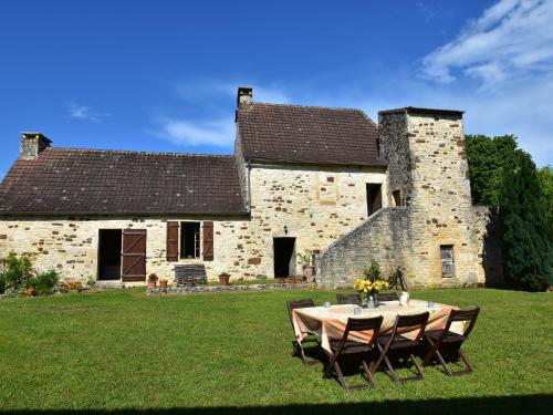Maison De Vacances - Montcléra 6 : Guest accommodation near Frayssinet-le-Gélat