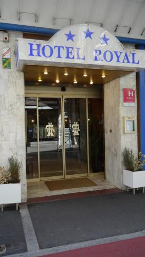 Hôtel Royal : Hotel near Poueyferré