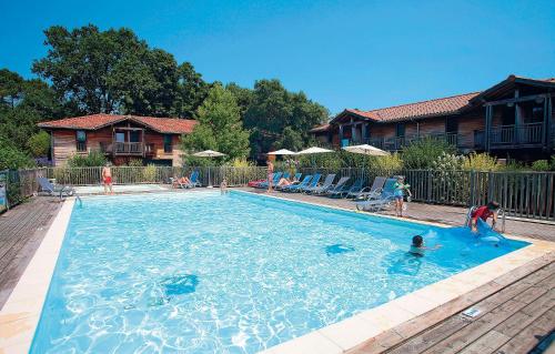Résidence Odalys Domaine de la Prade : Guest accommodation near Azur
