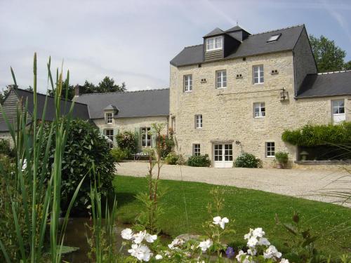 Chambres d'Hôtes Le Moulin du Hard : Bed and Breakfast near Subles
