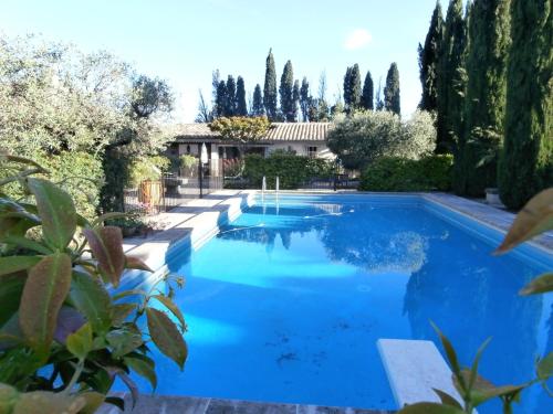Les grands pins : Guest accommodation near Cavaillon