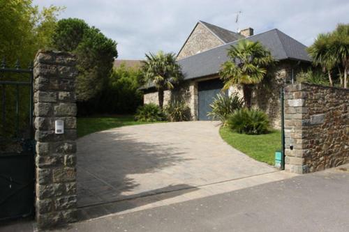 Les Palmiers : Bed and Breakfast near Saint-Pair-sur-Mer