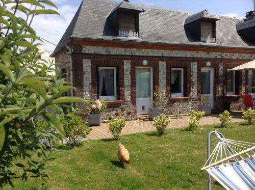 Le Jardin des Poules : Bed and Breakfast near Bennetot
