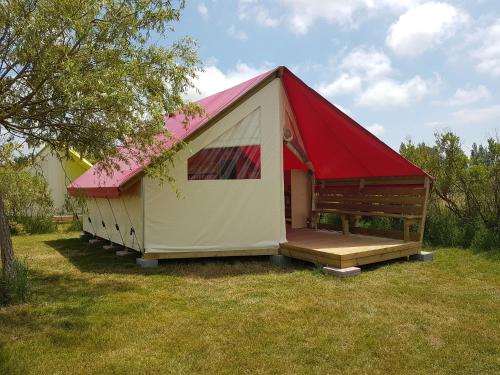 Camping Les Chagnelles : Guest accommodation near Sallertaine