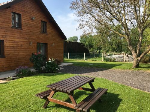 Le Chalet Normand : Guest accommodation near Saint-Martin-en-Campagne