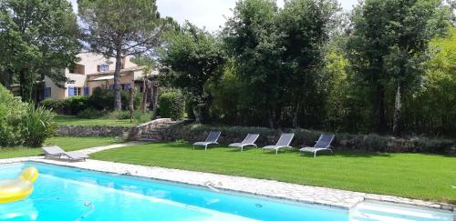 B&B Charming suite and pool : Bed and Breakfast near Fayence