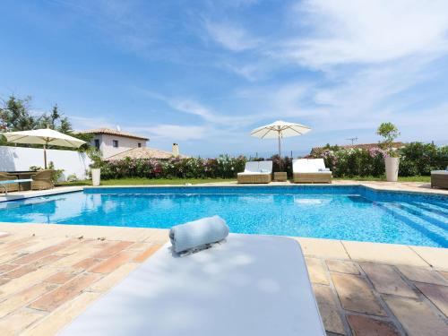Villa Climatisée Vue Antibes : Guest accommodation near Biot