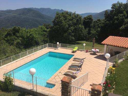 villa calme et detente : Guest accommodation near Calmeilles