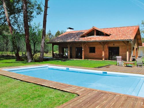 Ferienhaus mit Pool Moliets-et-Mâa 130S : Guest accommodation near Castets