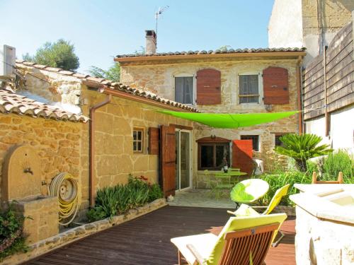 Ferienhaus Grans 100S : Guest accommodation near Lançon-Provence