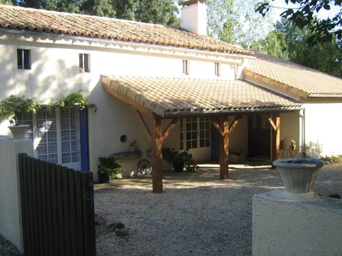 Chez Clemley : Bed and Breakfast near Saint-Martin-lès-Melle