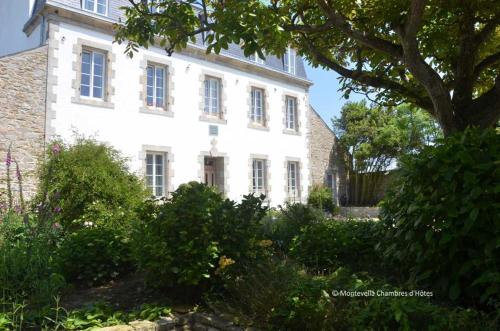 Montevella Chambre d'Hotes : Bed and Breakfast near Plouvien