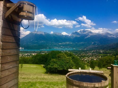 Aux prés du lac : Guest accommodation near Allèves