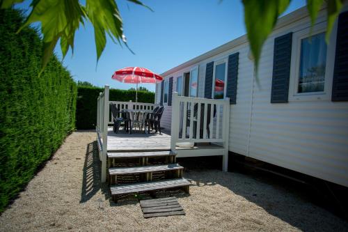 Camping Domaine Villa Campista : Guest accommodation near Saint-Christophe-du-Ligneron