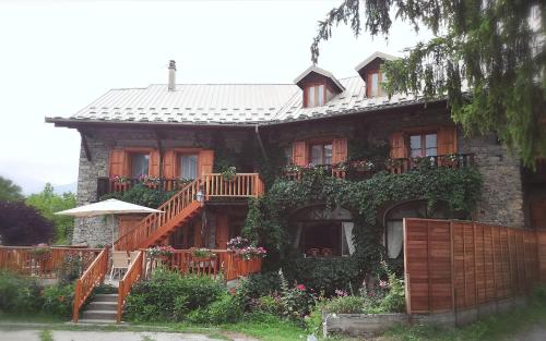 B&B et Apartments Moulin du Martinet : Bed and Breakfast near Mont-Dauphin