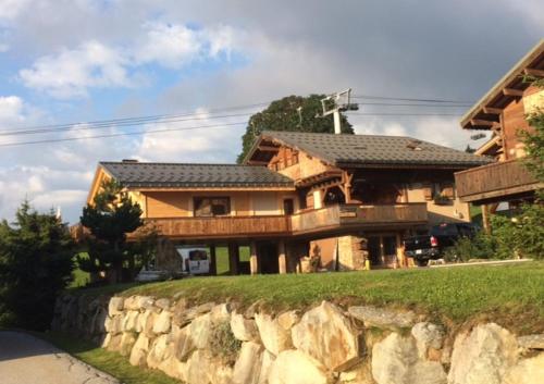 Chalet L´Ours : Guest accommodation near Ugine