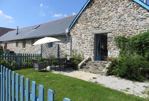 Corentin Cottages : Guest accommodation near Châteaulin
