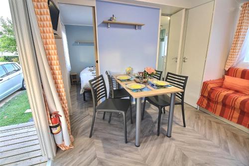 MOBILHOME 4/5P RECENT : Guest accommodation near Rilly-sur-Loire