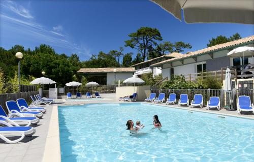 Résidence Odalys Bleu Ocean : Guest accommodation near Saint-Michel-Escalus