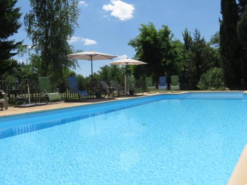 Le Domaine Du Chasselas : Bed and Breakfast near Montjoi