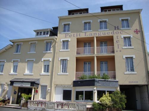 Hôtel Au Petit Languedoc : Hotel near Boô-Silhen