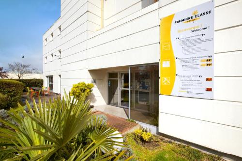 hotel formule club 33150 cenon