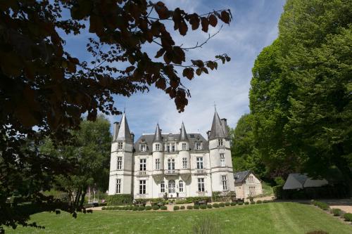 Château de Vallagon : Hotel near Saint-Julien-de-Chédon