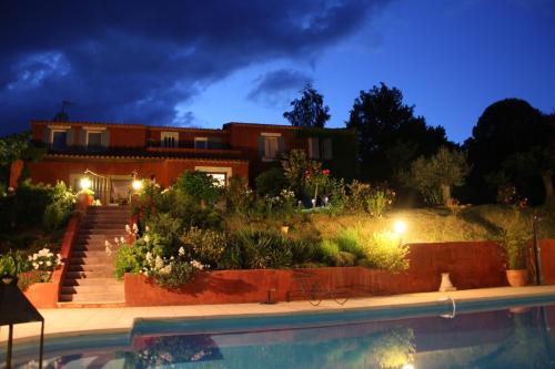 Villa des Roses : Bed and Breakfast near Roussillon