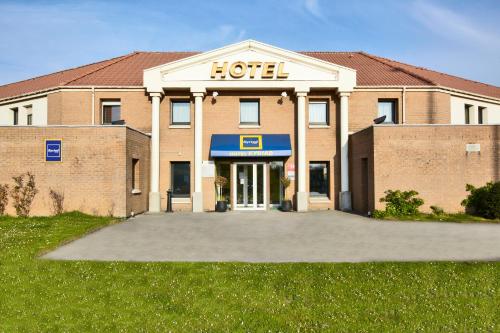 Kyriad Dunkerque Sud - Loon Plage : Hotel near Saint-Omer-Capelle