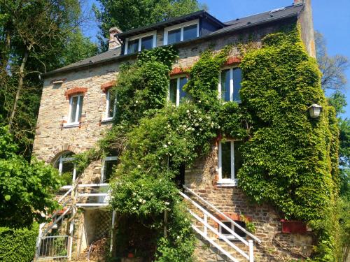 Chambres d'Hôtes du Moulin du Vey : Bed and Breakfast near Ondefontaine