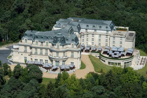 Tiara Château Hôtel Mont Royal Chantilly : Hotel near Longperrier