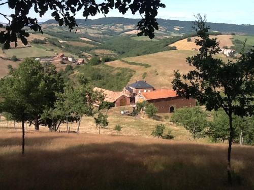 Domaine Sermet : Bed and Breakfast near Lestrade-et-Thouels