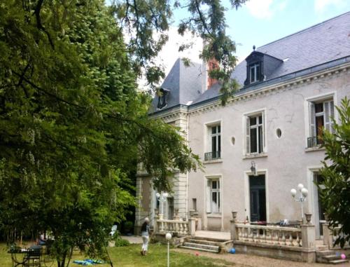 Chambres d'Hôtes Château de la Marbelliere : Bed and Breakfast near Saint-Étienne-de-Chigny