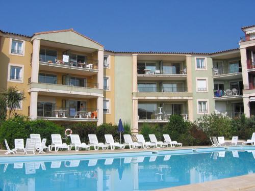 Lagrange Vacances Port-Marine : Guest accommodation near Sainte-Maxime