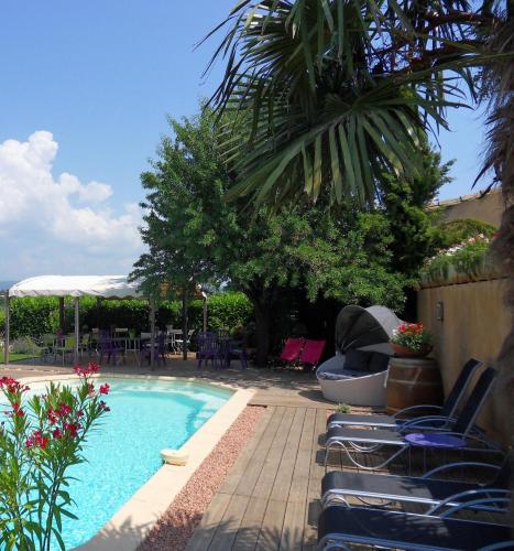 Le Jardin d'Ivana : Bed and Breakfast near Robion