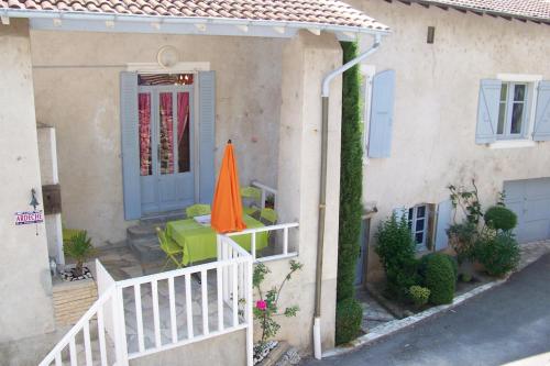 Gîte La Cesarine : Guest accommodation near Lyas