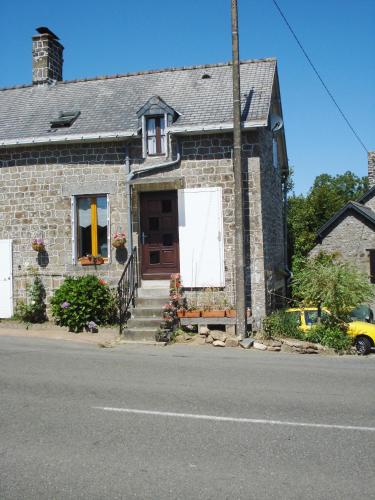 La Maison Fleurie : Guest accommodation near Saint-Mars-sur-Colmont