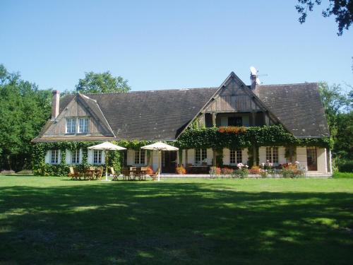 Les Vieux Guays : Bed and Breakfast near Coullons