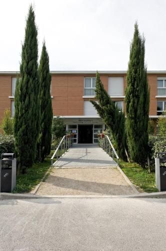 Residhotel Les Hauts d'Andilly : Guest accommodation near Enghien-les-Bains