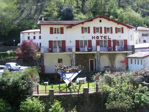 Hotel Le Clementenia : Hotel near Bussunarits-Sarrasquette